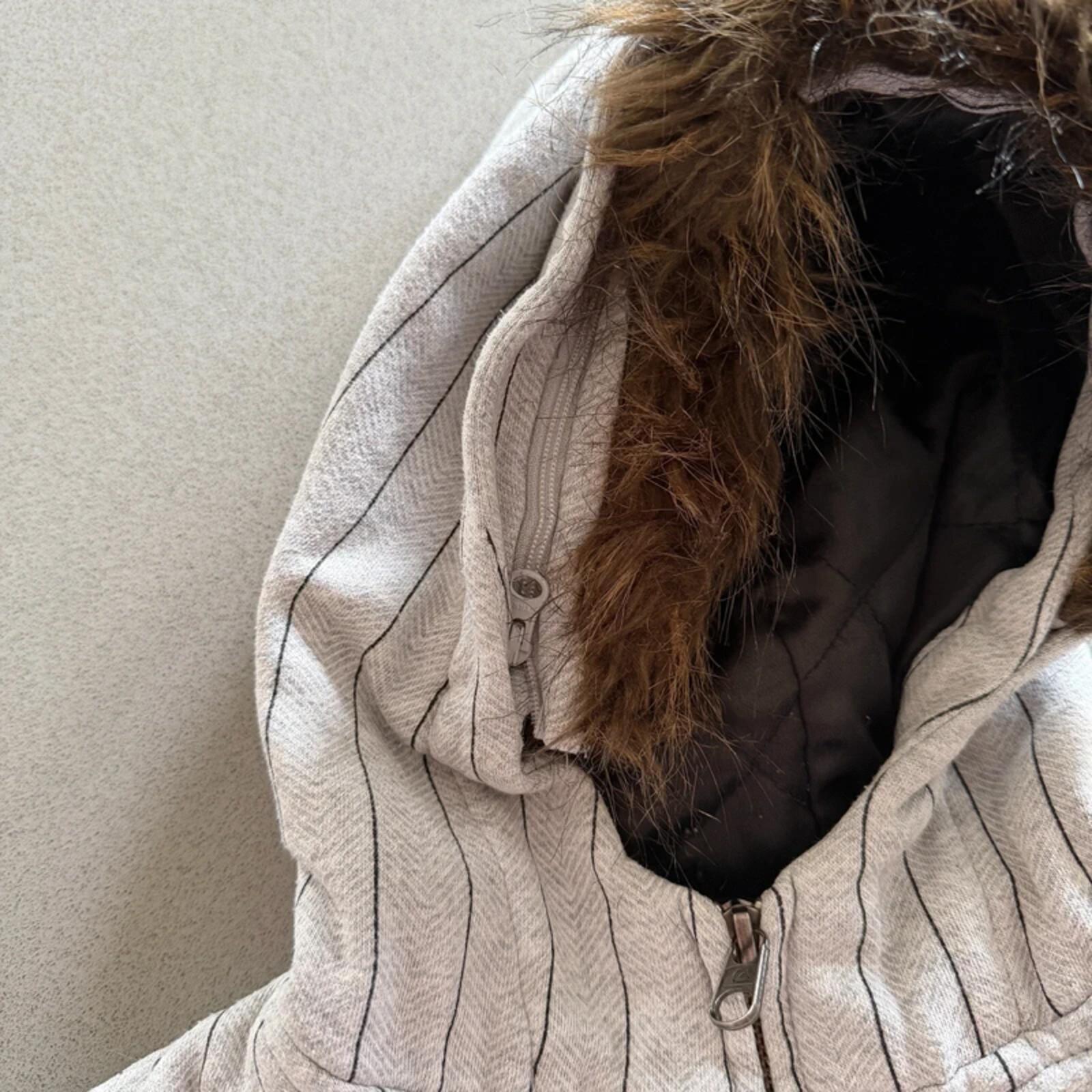 Boy age 6-7 years Quicksilver Grey Hooded Jacket with Faux Fur Trim (16 34)