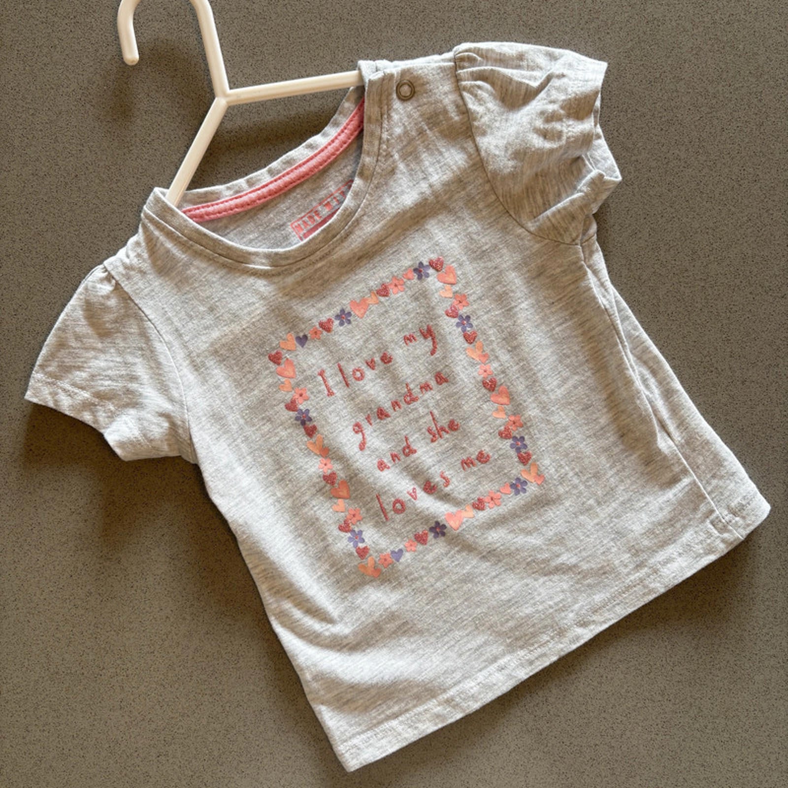 Baby Girl 6-9 months I Love My Grandma Grey T-shirt (28 03)