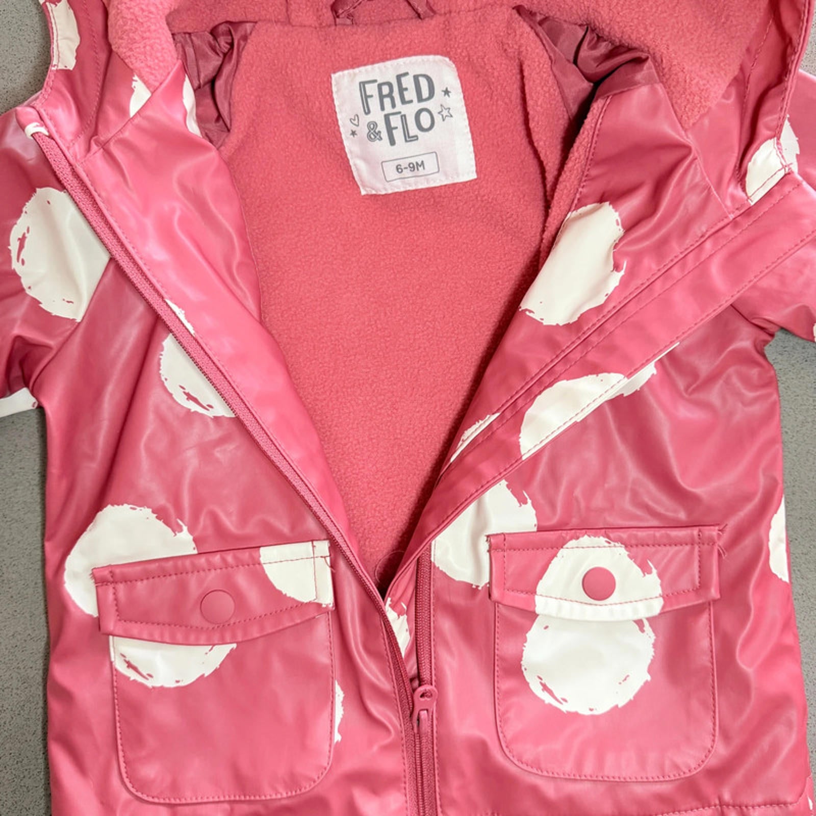 Baby Girl 6-9 months F&F Spotty Fleece Lined Raincoat Mac Waterproofs (46 31)