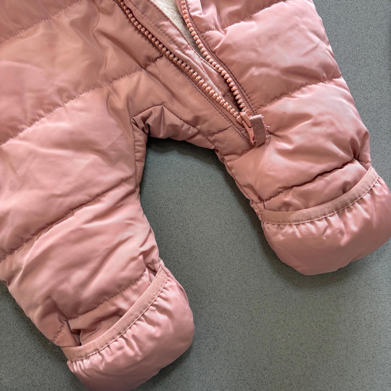 aby Girl 1-2 months H&M Pink Faux ur Lined Full Zip Snow Suit (53 23)