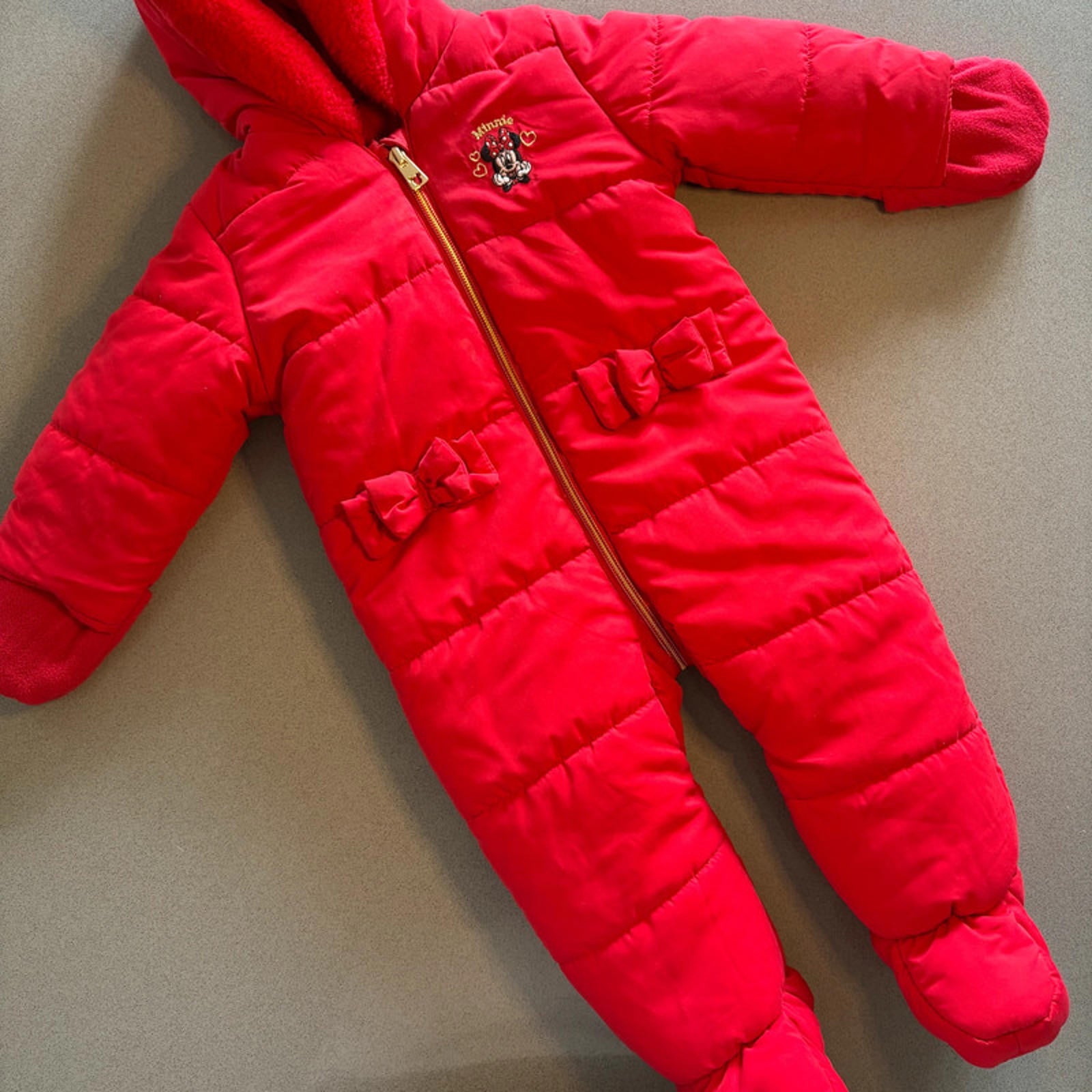 Baby Girl 9-12 months Disney Minnie Mouse Bright Red Snowsuit Zip Up (31 x)