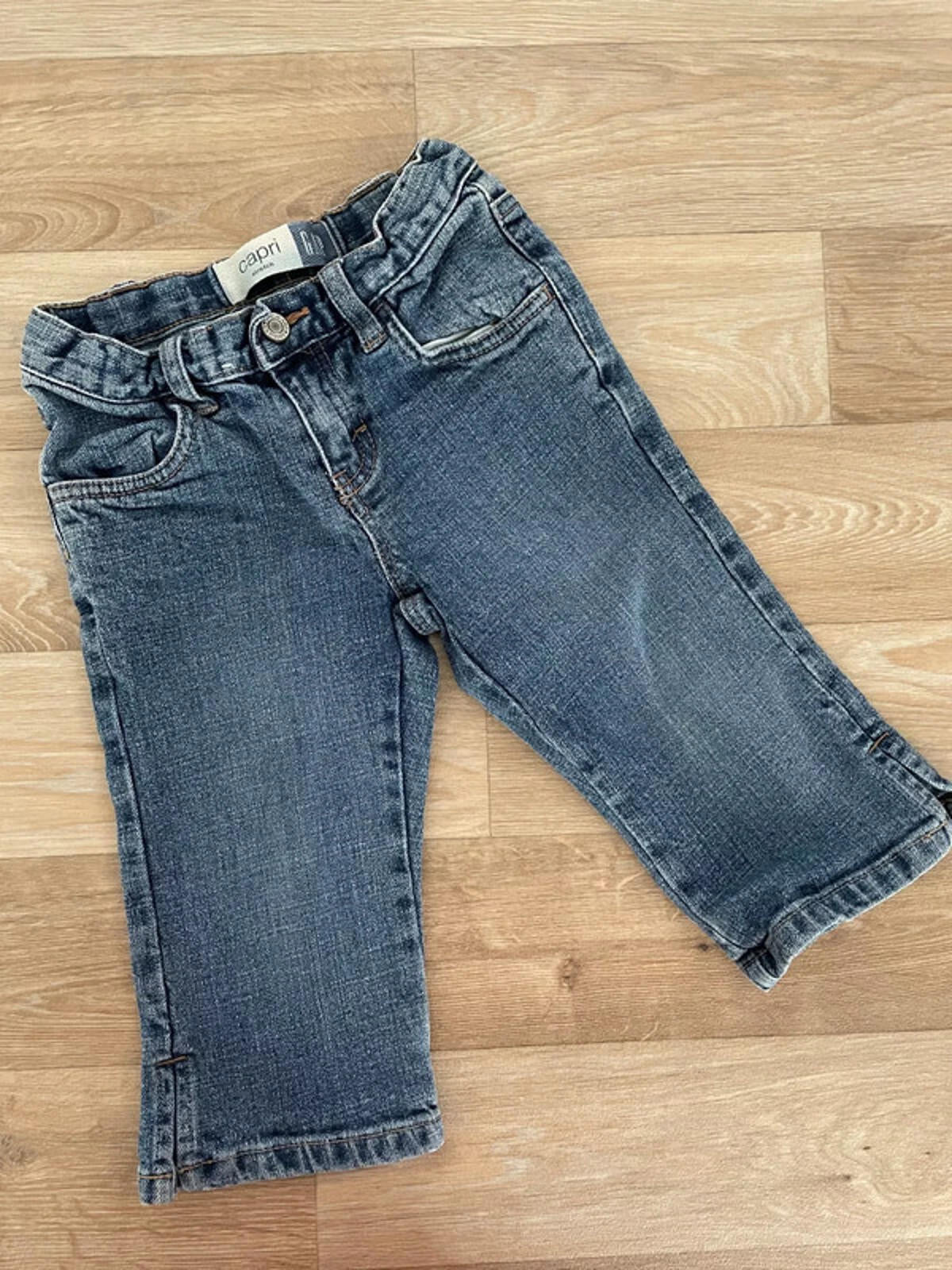 Young Boy age 4 years GAP Capri  3/4 length Straight Jeans Adjustable (22 04)