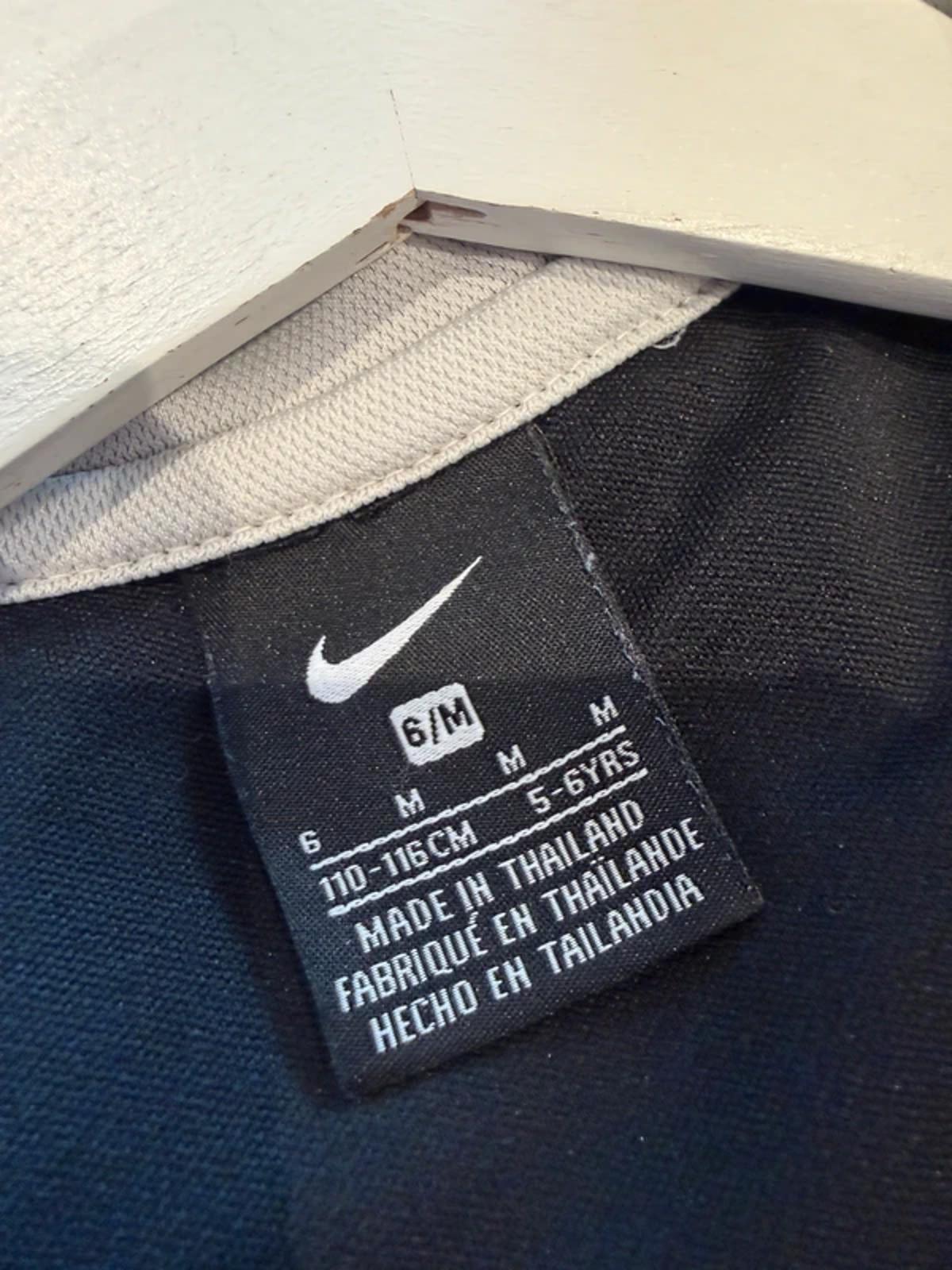 Boy 5-6 years Nike Black Hooded Zip Up Tracksuit Top (21  04)