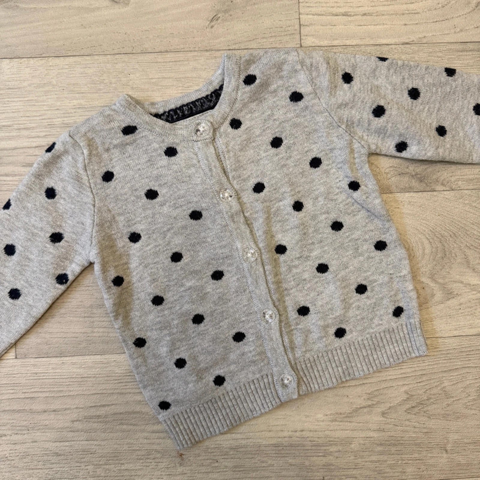 Baby Girl 3-6 months Primark Grey Spotty Round Neck Cardigan (23 35)
