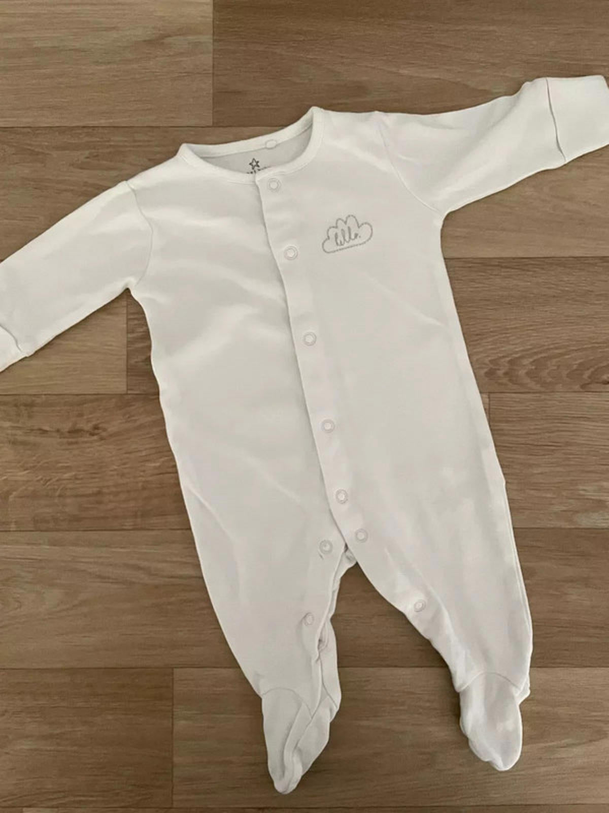Baby Girl 1 month 4.5kg NEXT Bright White Sleepsuit Babygrow Hello (19 05)