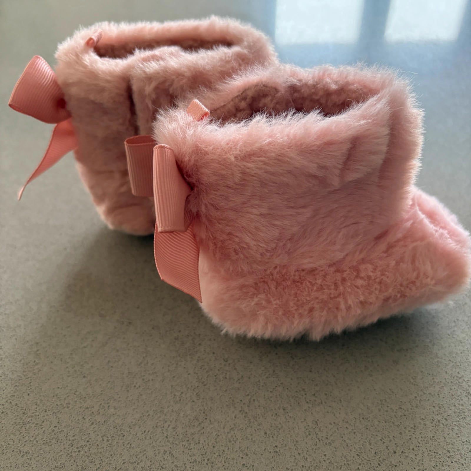 Baby Girl 0-3 months Blush Pink Faux Fur Boots Pre-Walkers Soft Sole (30 05)
