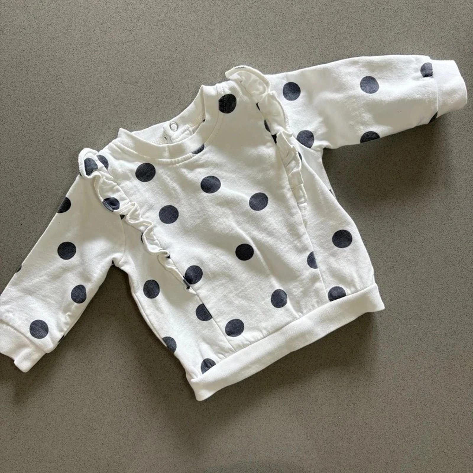 Baby Girl 0-3 months TU White Black Spotty Sweatshirt with Ruffles (17 12)