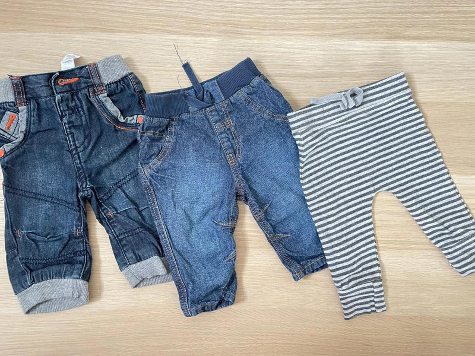 Baby Boy 0-3 months George 2 Pairs of Jeans & 1 Pair Leggings Trousers (40 02)
