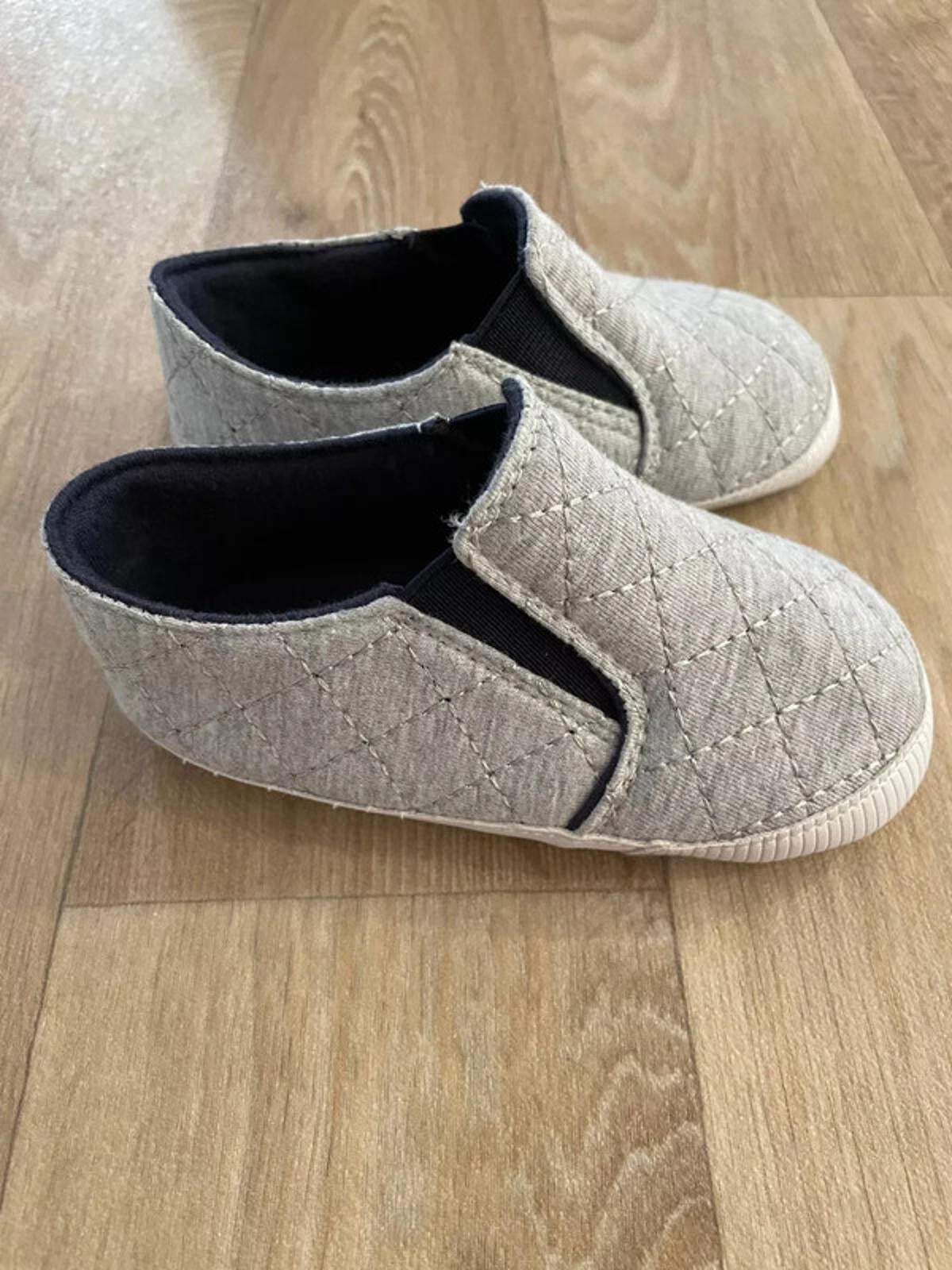 Baby Boy UK 4 Mothercare Grey Slip On Pram Shoes Pre-Walkers (19 23)