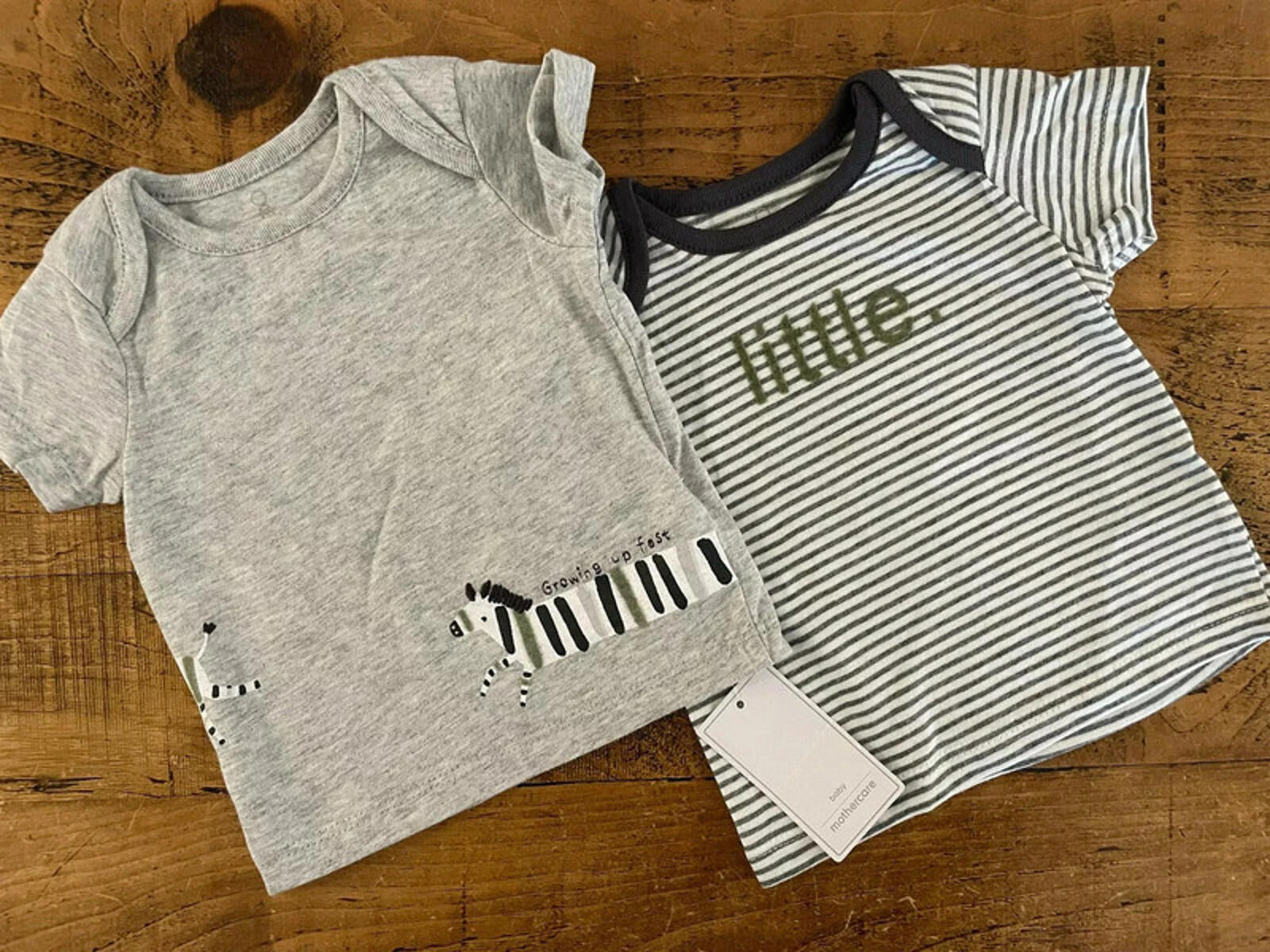 Baby Boy Girl Neutral 0-3 months Mothercare 2 Grey T-shirts  BNWT New (46 28)