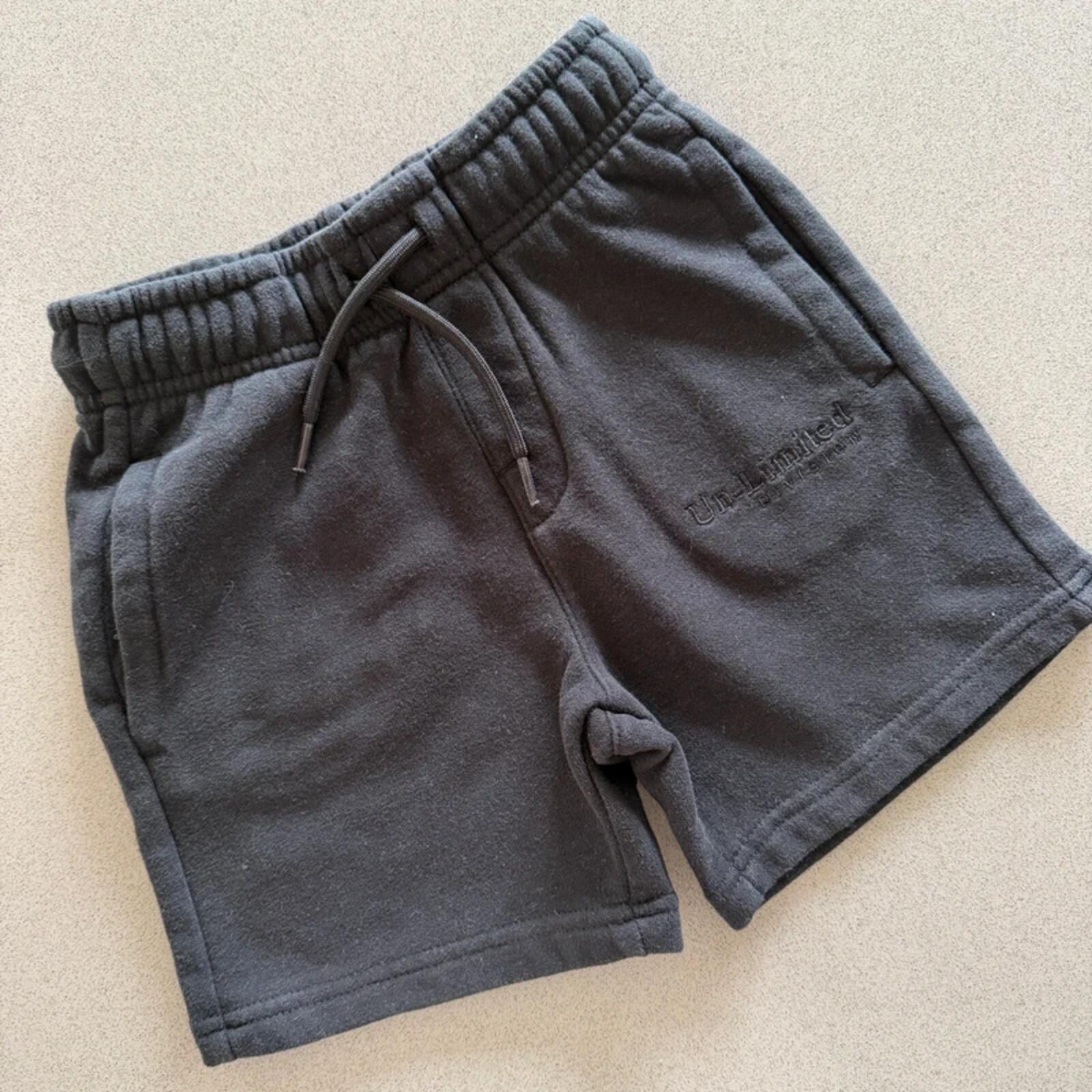 Boy age 5-6 years George Black Elasticated Jersey Shorts (38 18)
