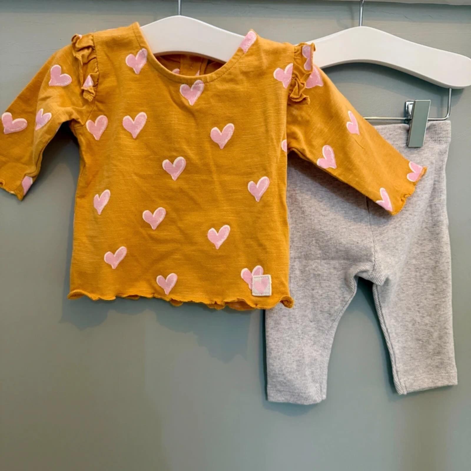 Baby Girl 0-3 months Marks and Spencer Mustard Heart Top & Grey Leggings (28 02)