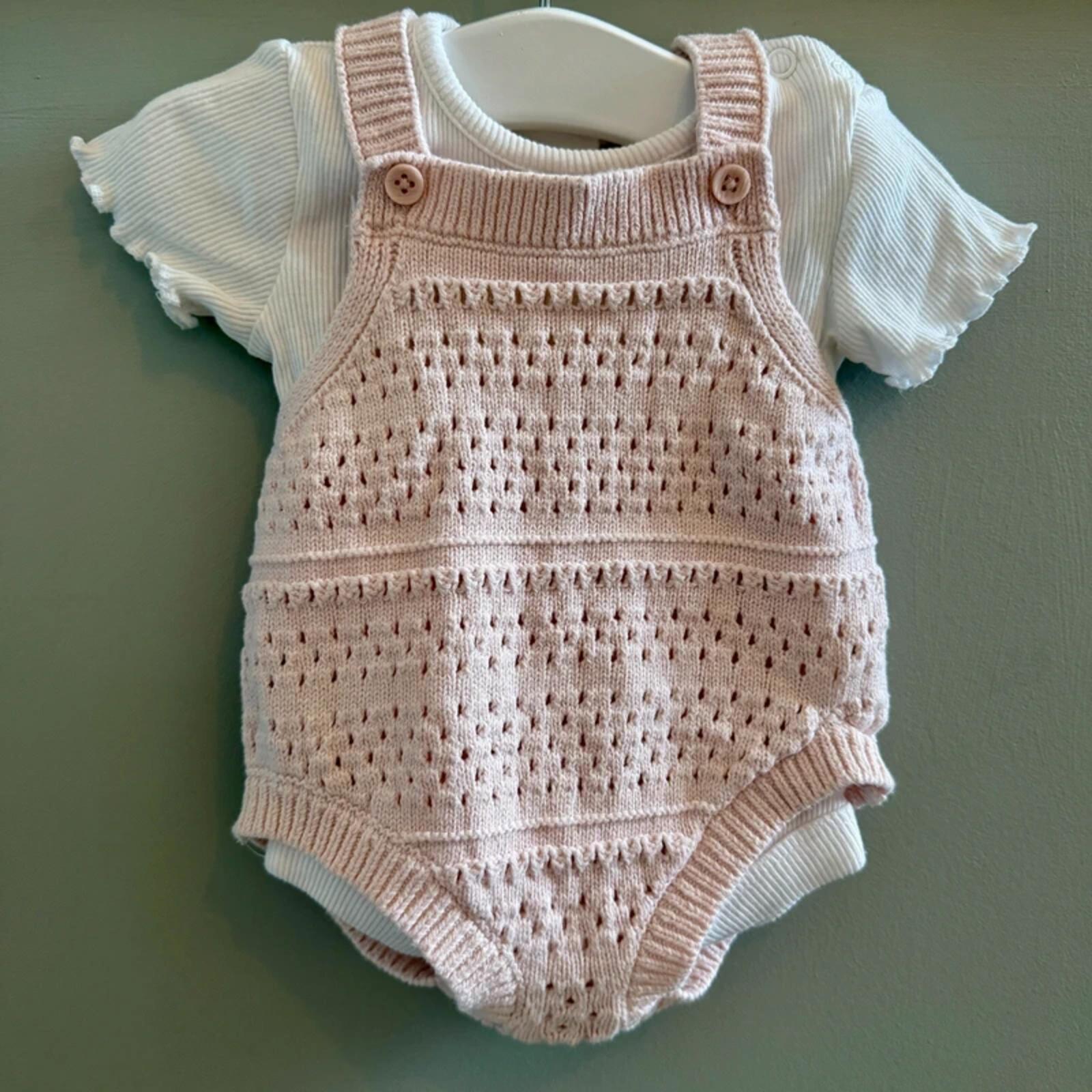 Baby Girl 0-3 months F&F Pink knitted short romper Outfit Set (19 28)