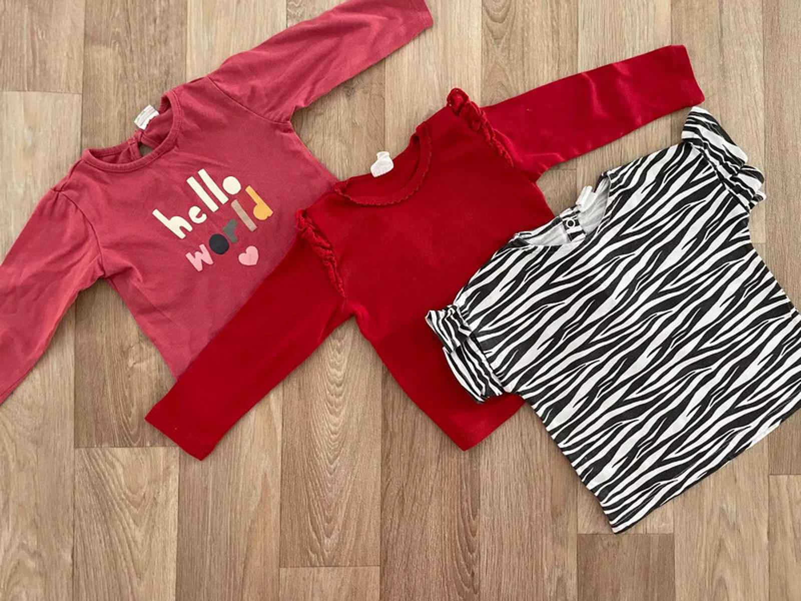 Baby girl 6-9 months H&M 3 Tops T-shirts Red Stripe Pink Ruffles (37 05)