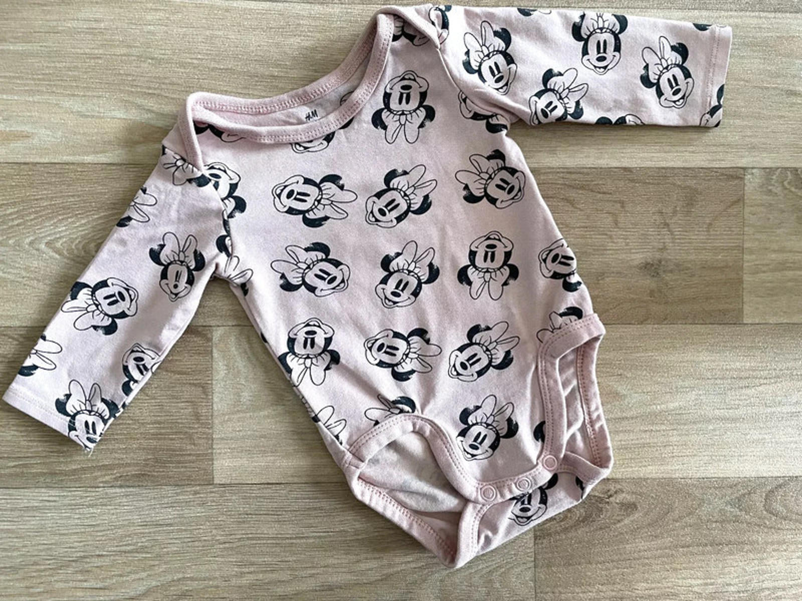 Baby Girl 2-4 months H&M Organic Disney Minnie Mouse Long Sleeve Bodysuit (2326)
