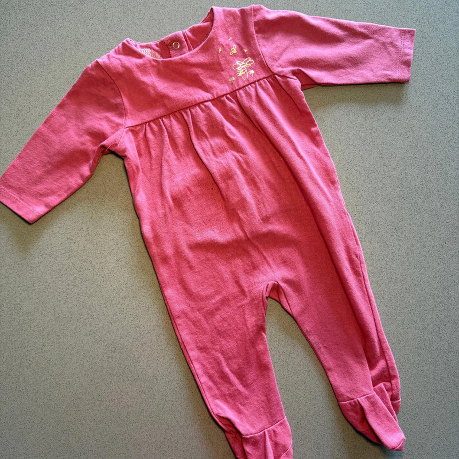 Baby Girl 0-3 months Verbaudet Pink Babygrow with Gold Flower (61 25)