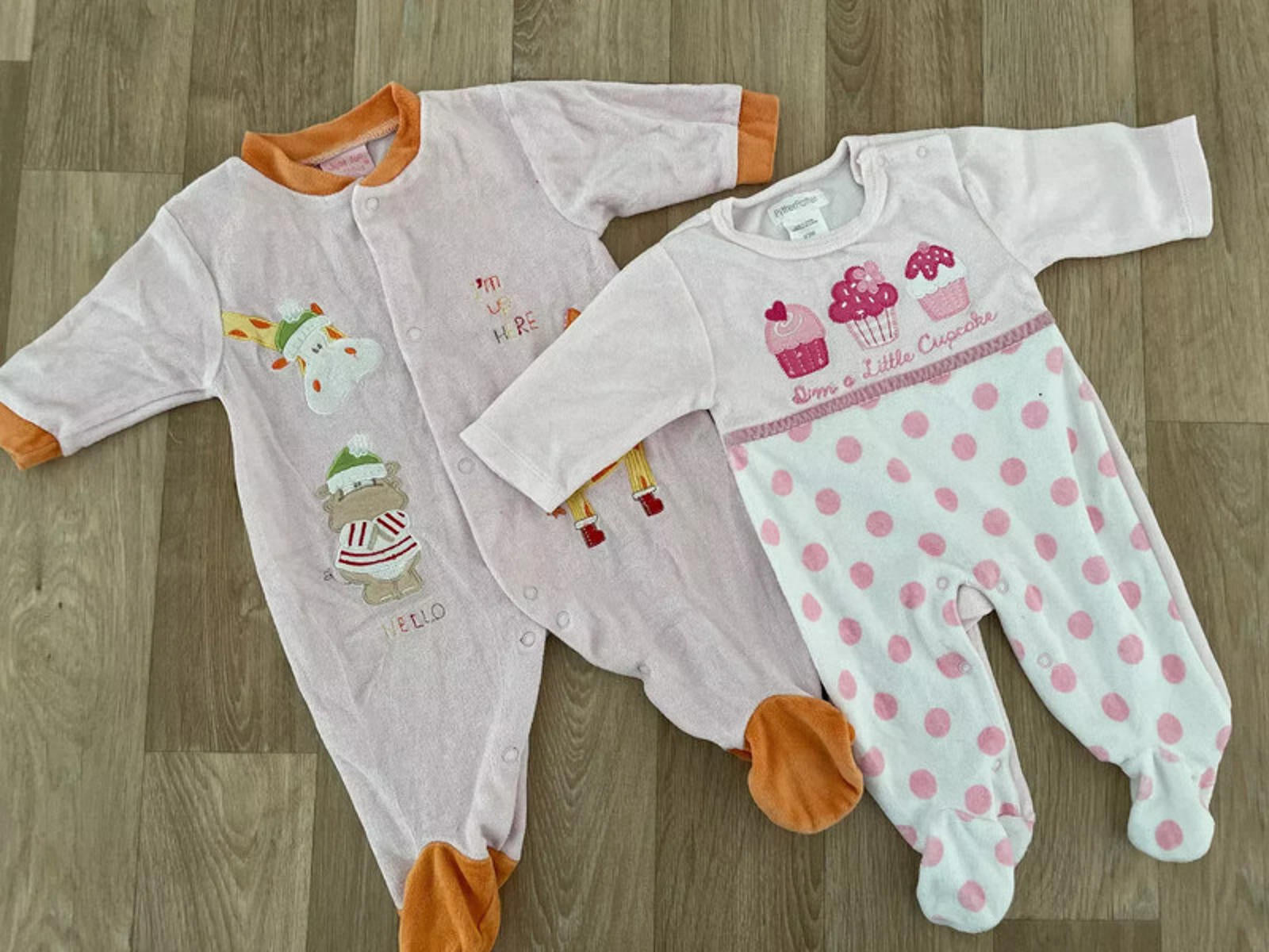 Baby Girl 0-3 months Pitter Patter Just So Cute 2 Warm Velour Babygrows (33 23)