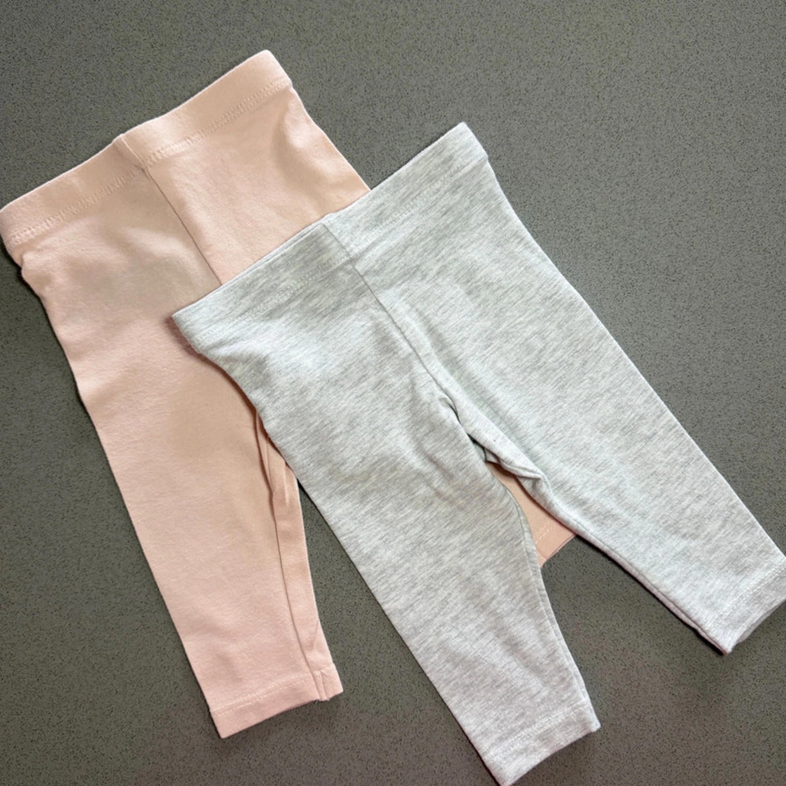 Girl 0-3 months Primark Set 2 pink Grey Leggings (31 07)