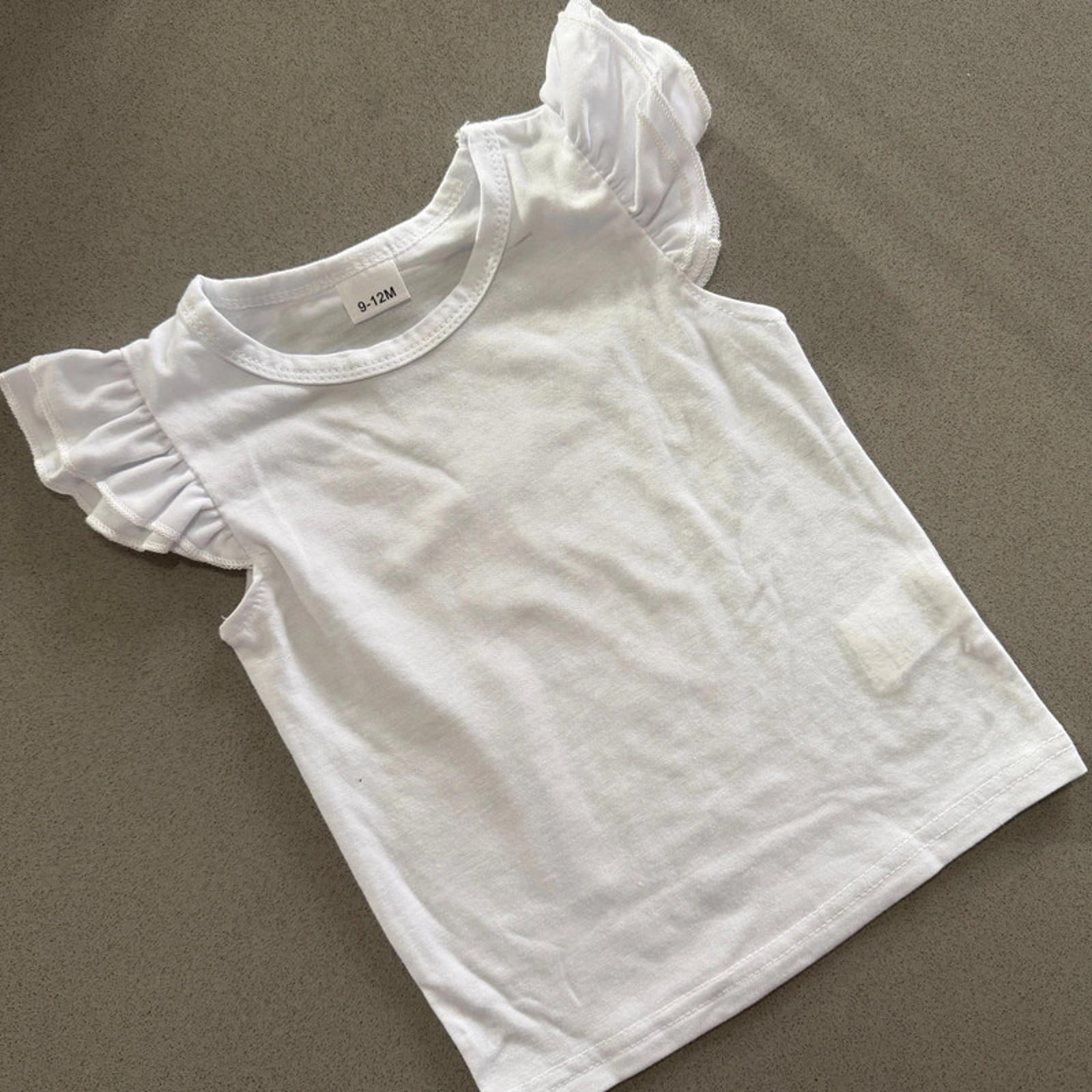 Baby Girl 9-12 months Shein White Sleeveless Summer Top with Ruffles (27 18)