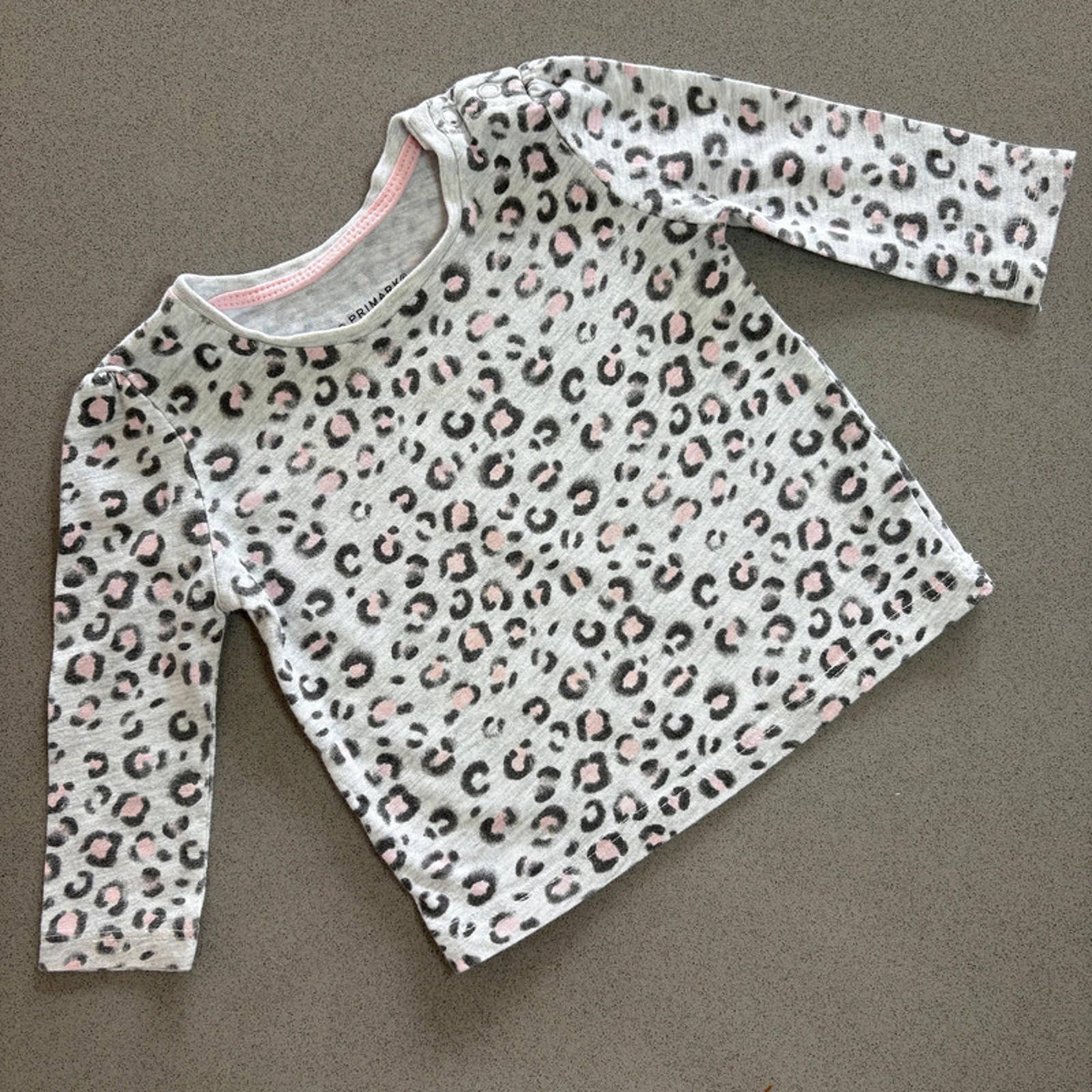 Baby Girl 6-9 months Primark Grey Leopard print Long Sleeve T-shirt (27 04)