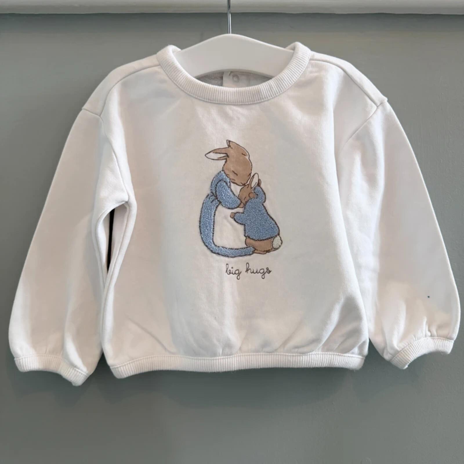Baby Boy Girl 9-12 months Marks and Spencer White Peter Rabbit Big Hugs Sweatshirt (35 17)