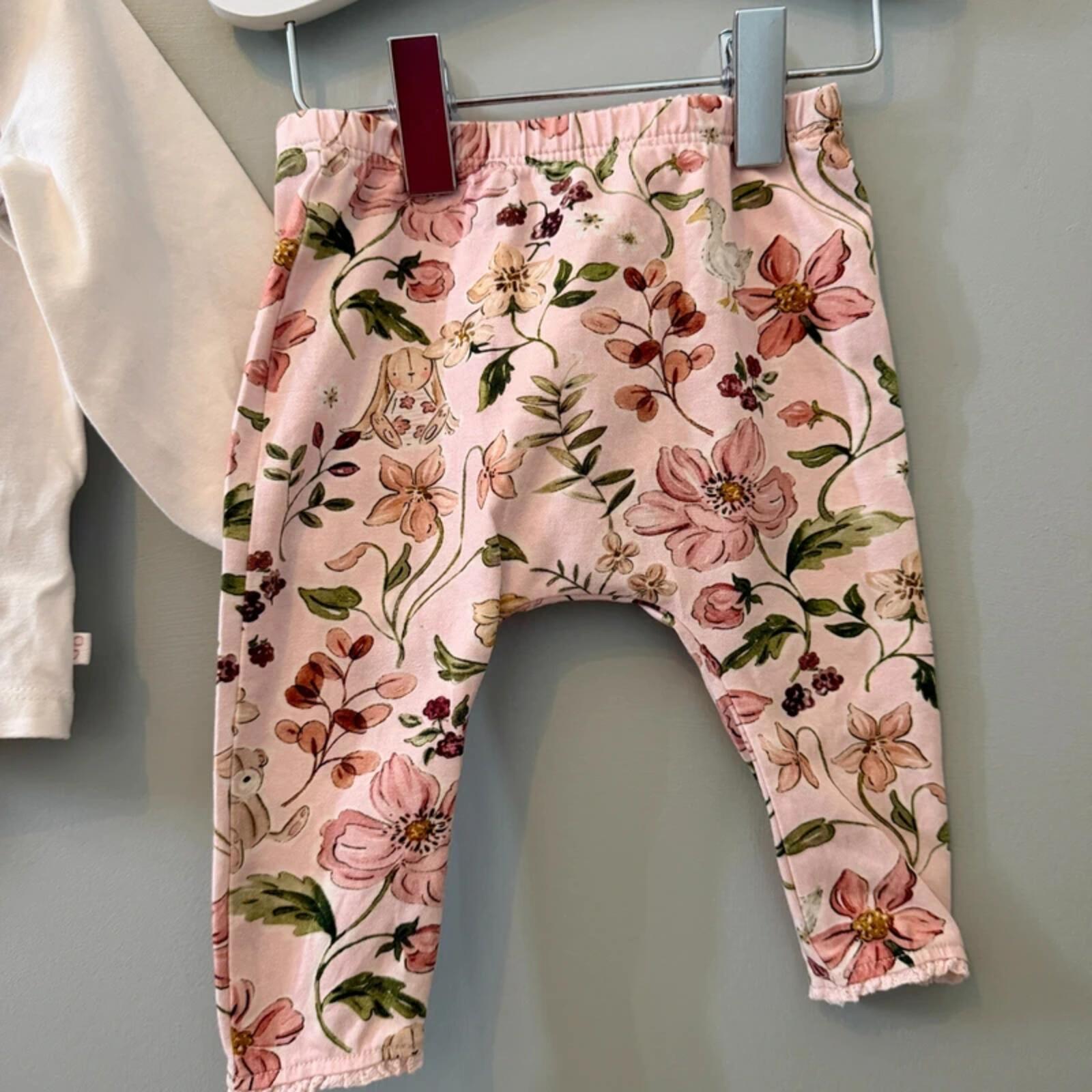 Baby Girl 3-6 months Next Broderie Anglaise Floral Rabbit Outfit (55 05)