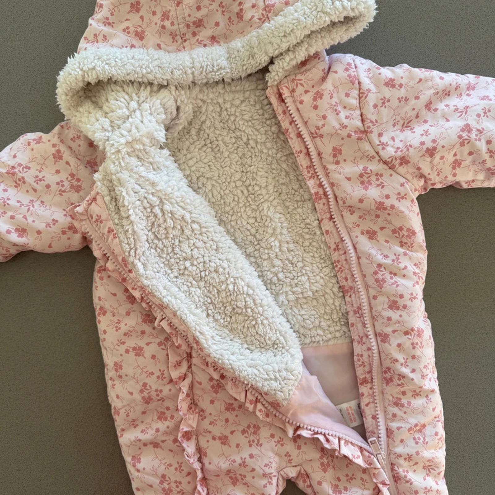 Baby Girl 3-6 months Matalan Pink Floral Full Zip Snowsuit (56 28)