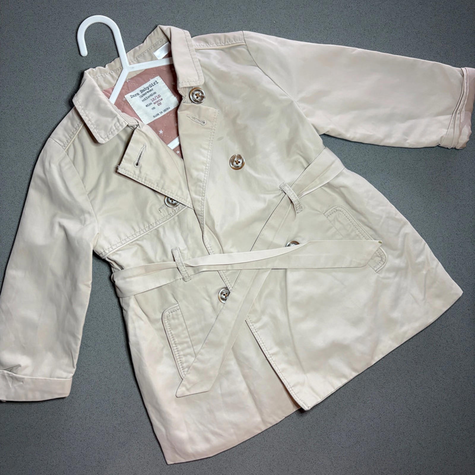 Baby girl 12-18 months ZARA Beige Traditional Style Rain Coat  (40 26)