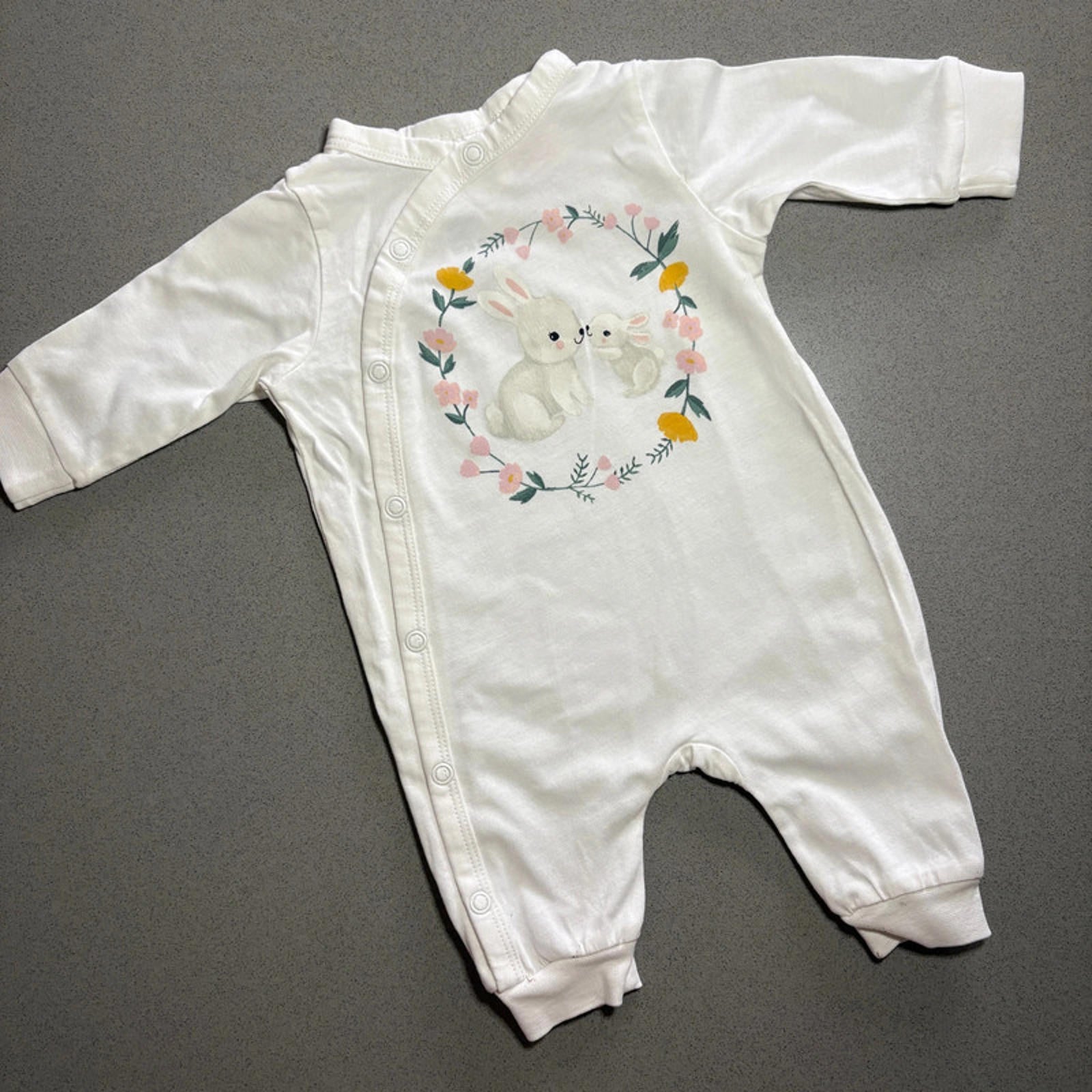 Baby Girl 1 month H&M White Romper with Bunny & Flower Design (41 02)