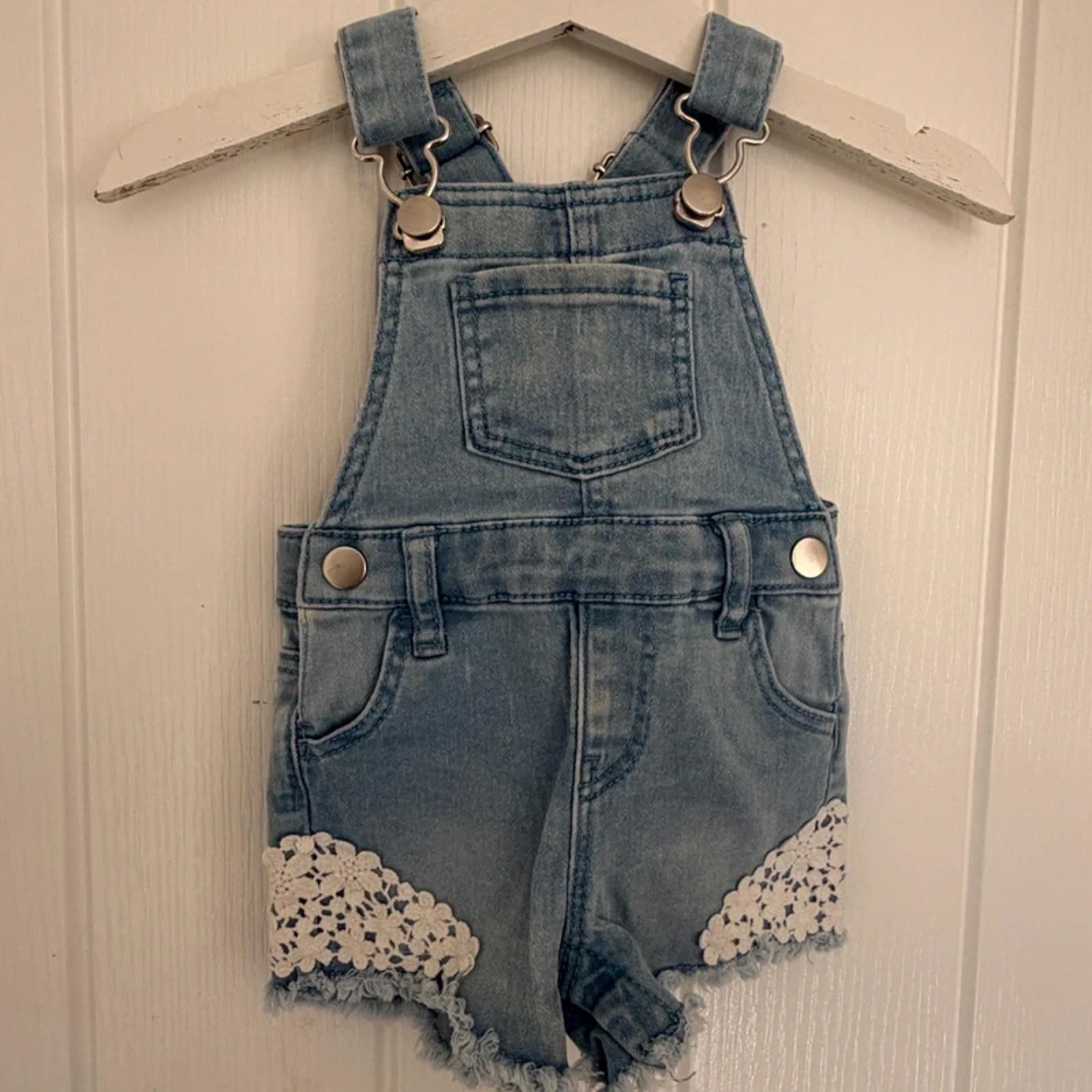 Baby Girl 0-3 months Primark Blue Denim Short Dungarees with Lace Detail (44 26)