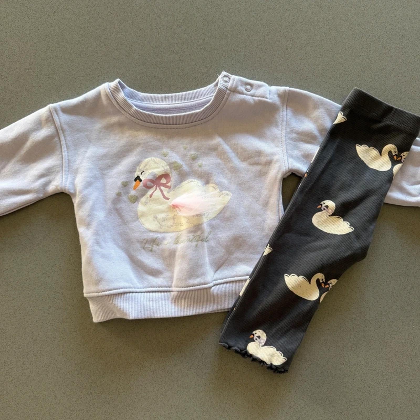 Baby Girl 6-9 months Primark Lilac Grey Swan 2 Piece Outfit (48 19)