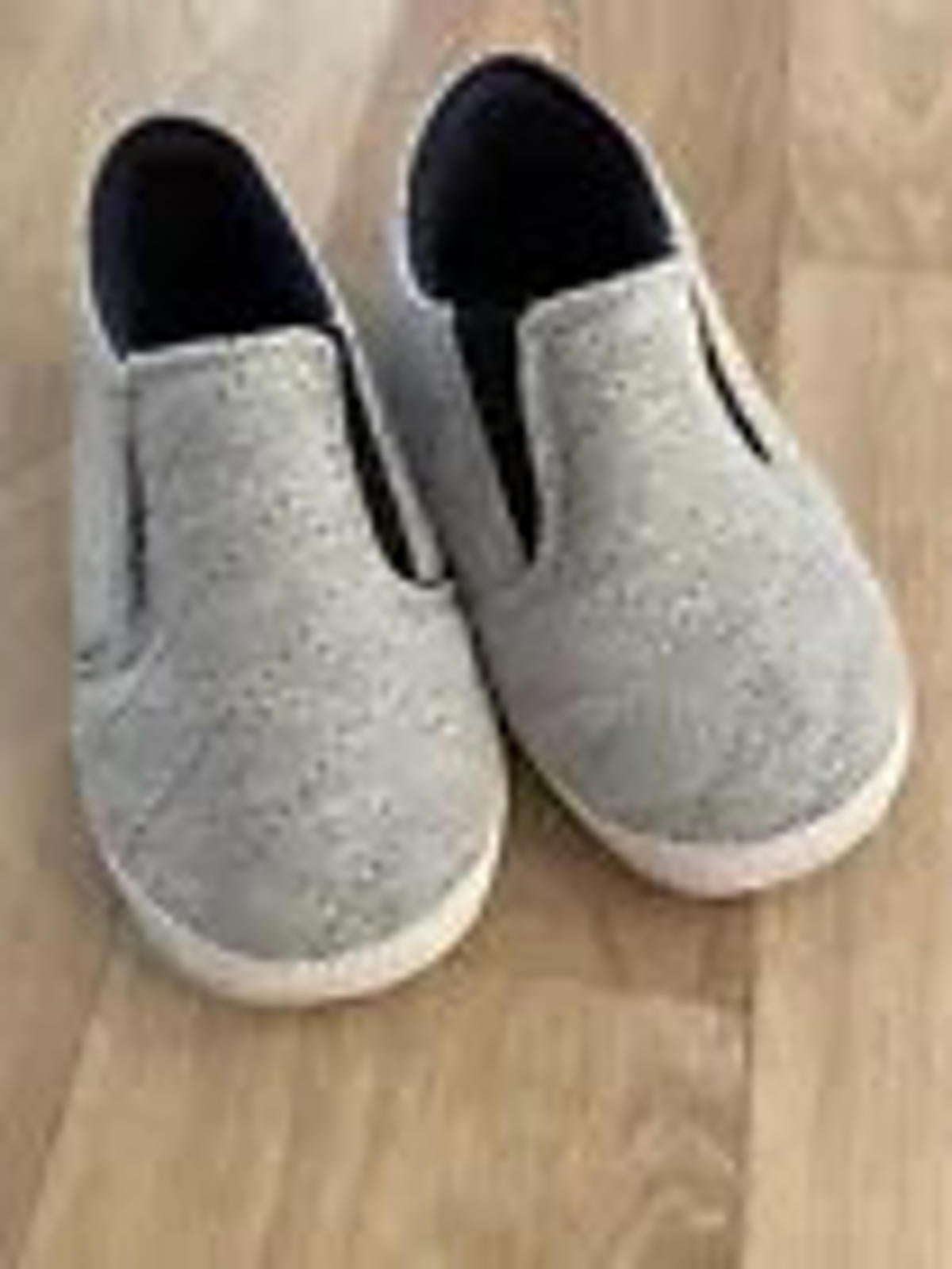 Baby Boy UK 4 Mothercare Grey Slip On Pram Shoes Pre-Walkers (19 23)