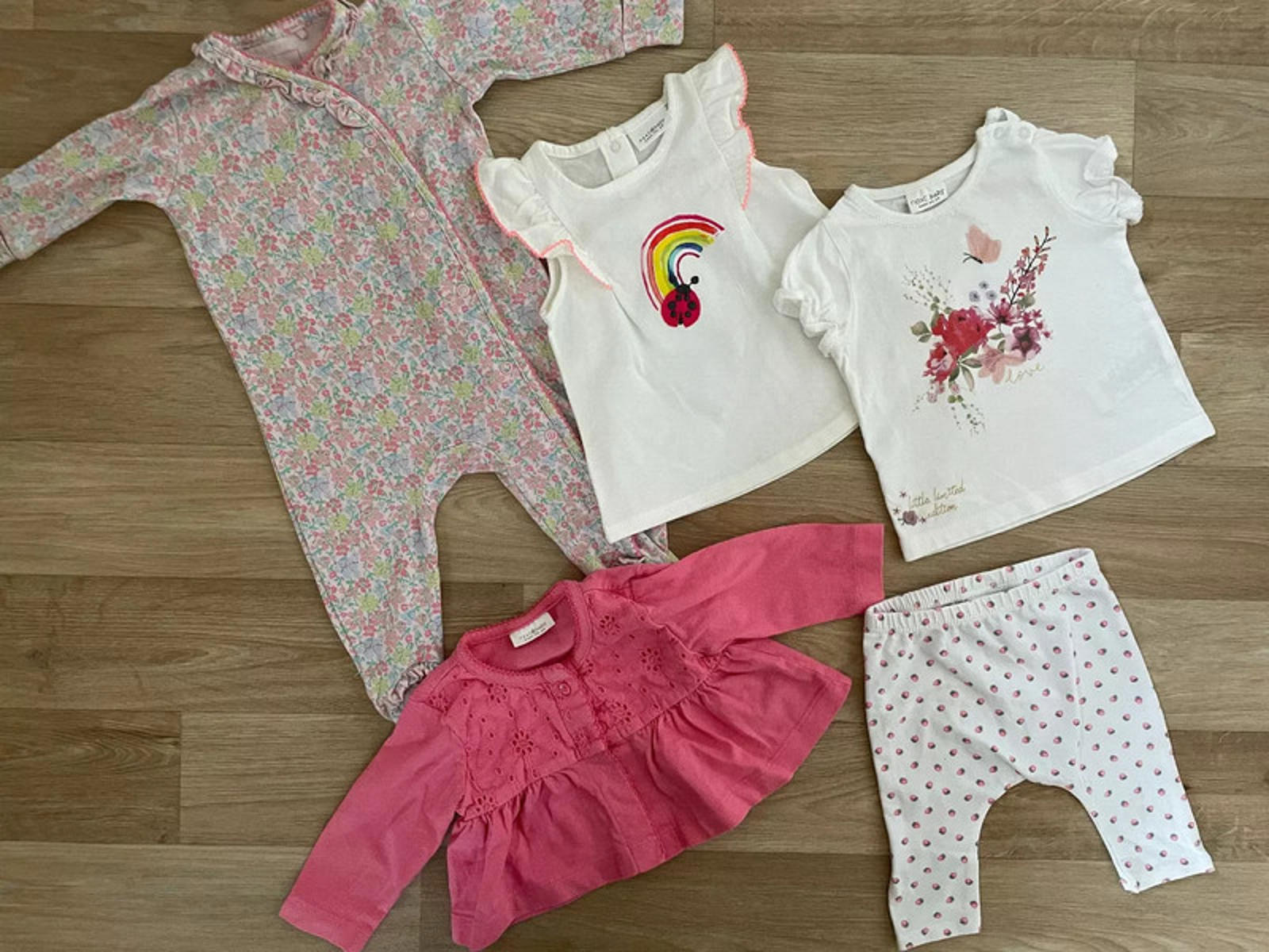 Baby Girl 0-3 months NEXT Bundle Leggings Tops Babygrow Flowers Rainbow (36 28)