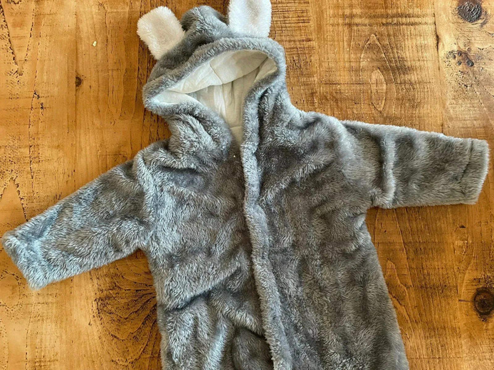 Baby Boy Girl Unisex 9 months Grey One Piece Faux Fur Hooded Pramsuit (53 33)