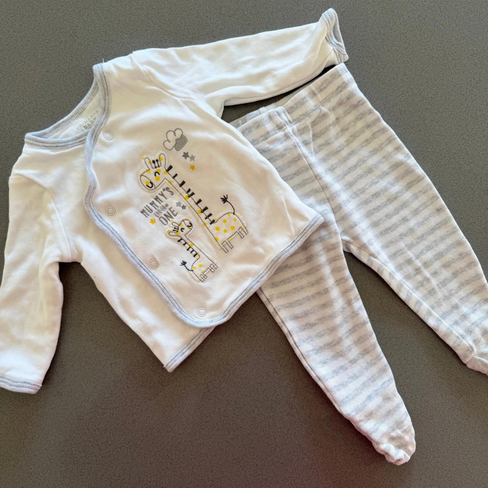Baby Boy Girl Neutral 0-3 months Primark 2 Piece Footed Outfit (57a)