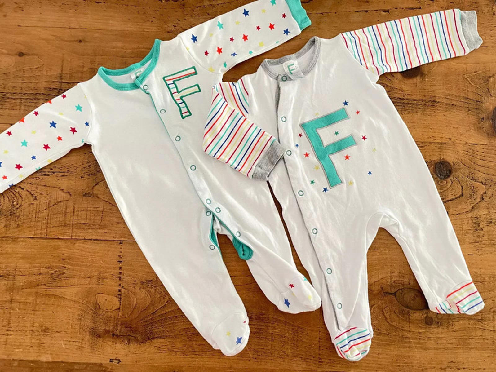 Baby Boy Girl Unisex 3-6 months B&M Set of 2 Letter F Initial Sleepsuit (26 11)