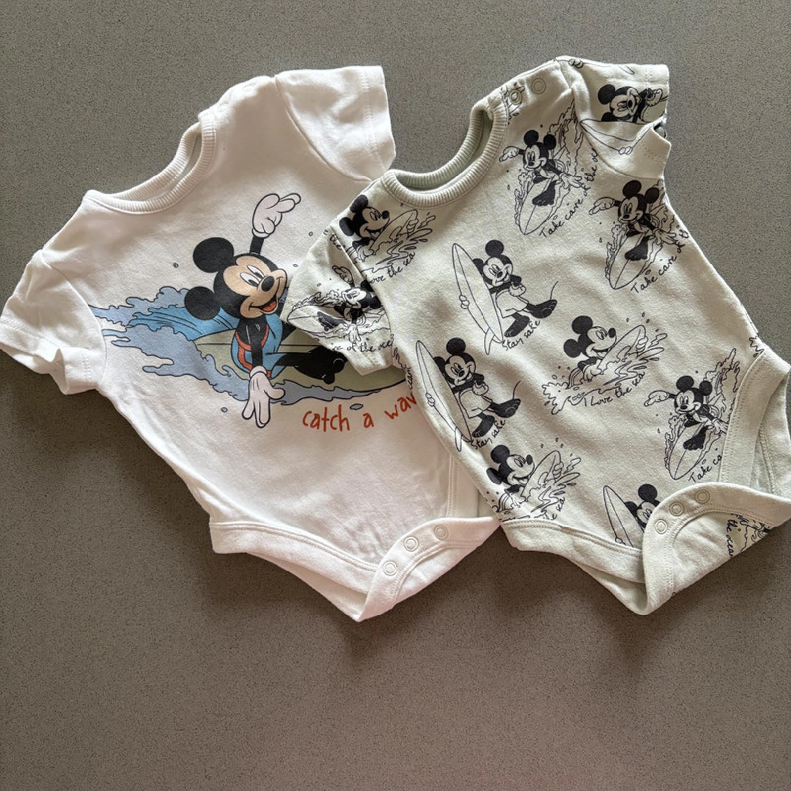 Baby Boy Girl Unisex 3-6 months Disney Baby Set 2 Mickey Mouse Bodysuits (36 27)