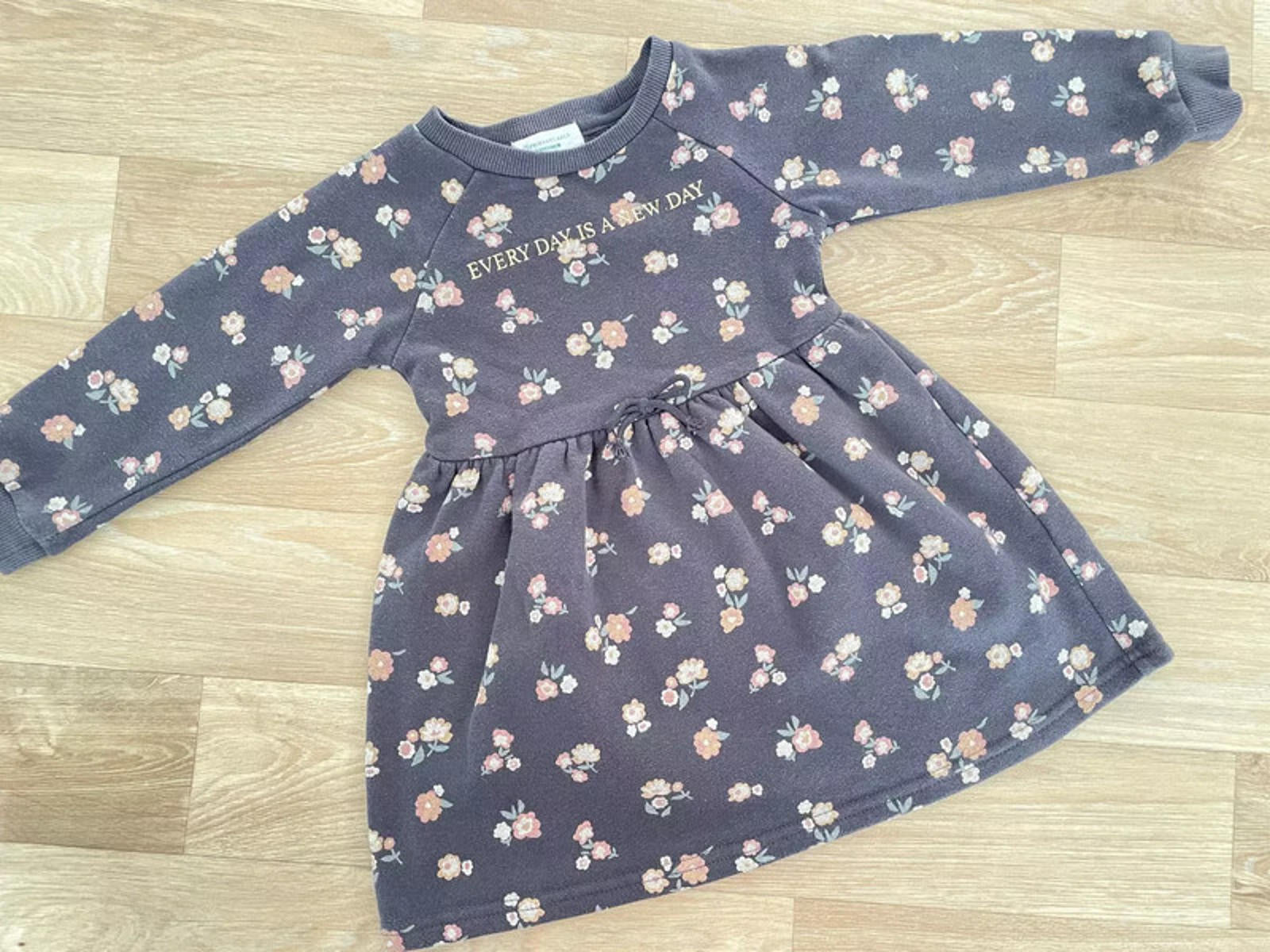 Young Girl 2-3 years Primark Thick Grey Long Sleeve Floral Dress