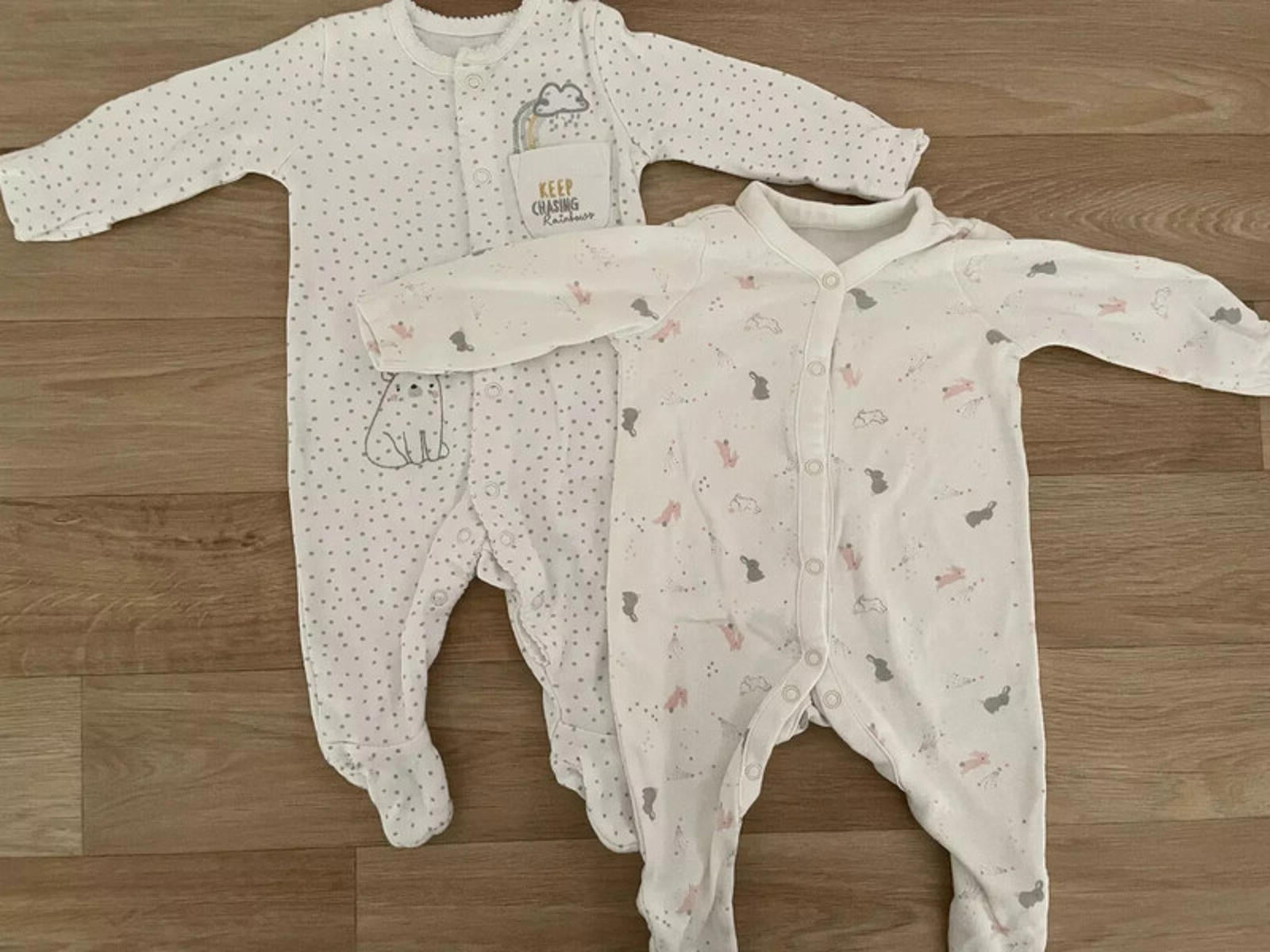 Baby Girl 1 month 4.5kg Mothercare 2 White Sleepsuits Babygrows Rainbow (25 04)