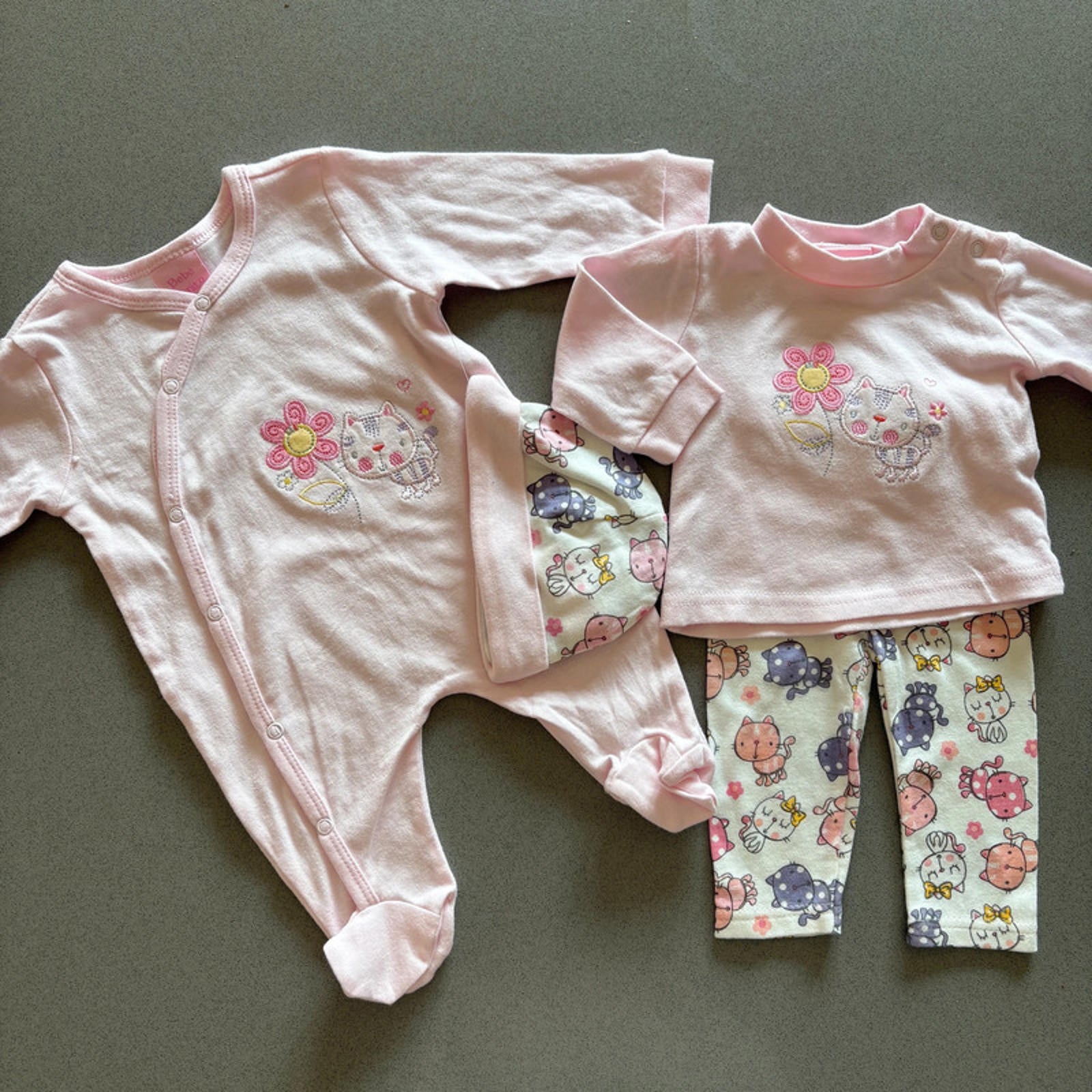 Baby Girl 0-3 months Babe Bonito 4 Piece Pink Cats Set (44 29)