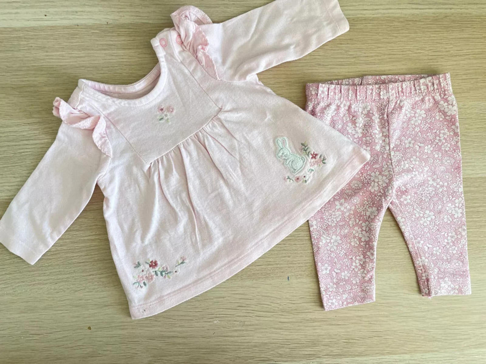 Baby Girl 1 month 4.5 Kg Nutmeg TWIN 2 Identical Tunic  Outfits  (34 34)
